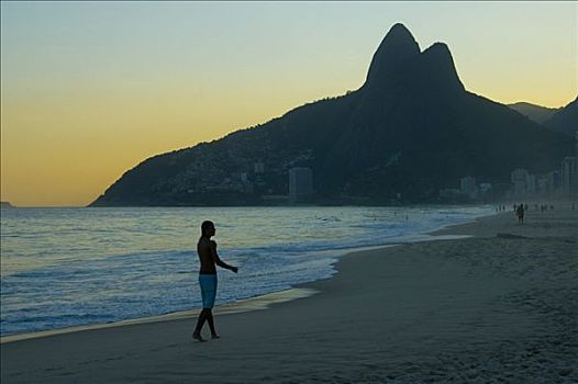 黎明,伊帕内玛海滩,里约热内卢,巴西