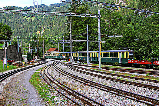 瑞士通向少女峰的火车和铁轨