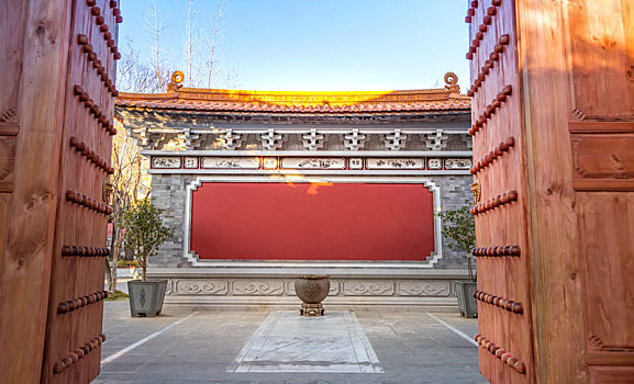 中式宅院影壁墙和龙石雕