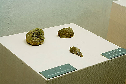 内蒙古博物馆陈列旧石器时代石锤,刮削器