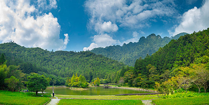 台湾宜兰县森林高山湖泊,明池,是著名的旅游胜地