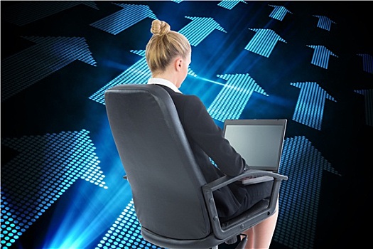 合成效果,图像,职业女性,坐,旋轴,椅子,笔记本电脑