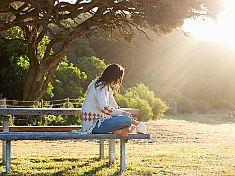 女人,休息,公园长椅,维多利亚,澳大利亚