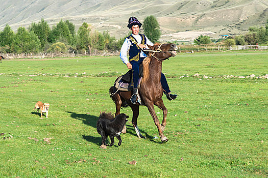 骑乘,传统服装,乡村,掸邦,山,哈萨克斯坦,亚洲