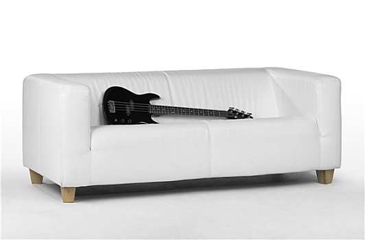 黑色,低音电吉他,白色背景,沙发