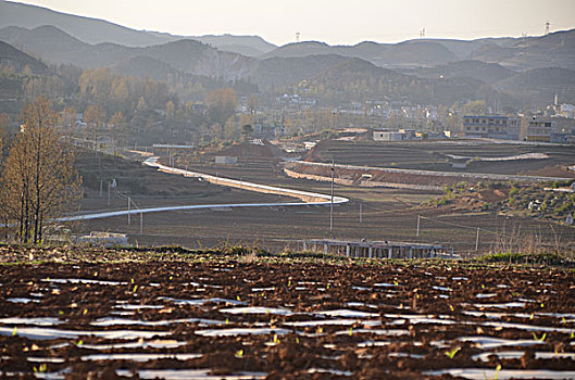 乌蒙山,风光,田园,公路,山脉,天空,高海拔,云贵高原,民居,美景,春季