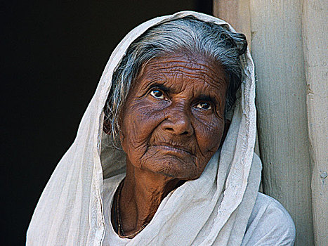 老太太,孟加拉,2008年