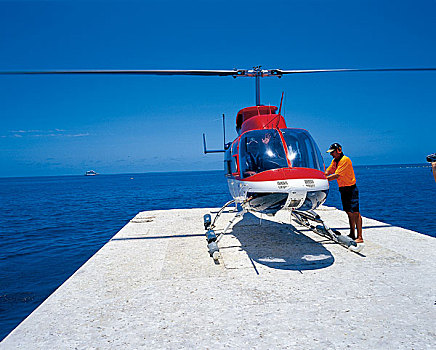 澳大利亚凯恩斯大堡礁直升机平台
