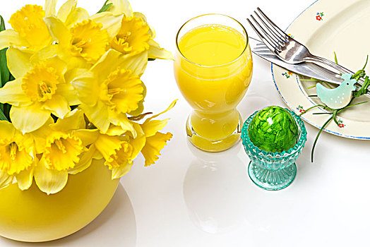 复活节早餐,复活节彩蛋,水仙花,橙汁