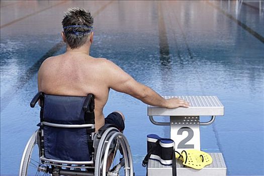 年轻,残障,男人,轮椅,边缘,游泳池,后面