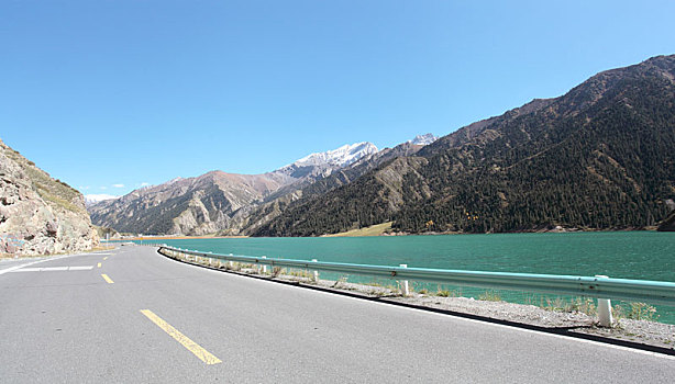 新疆天山独库公路