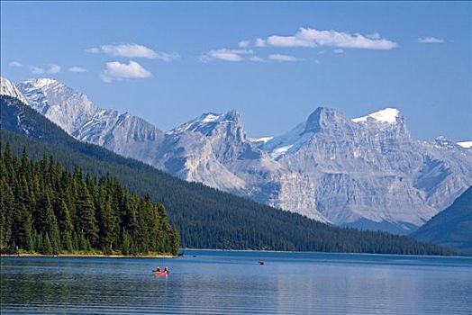 独木舟,玛琳湖,背景,山谷,碧玉国家公园,艾伯塔省,加拿大