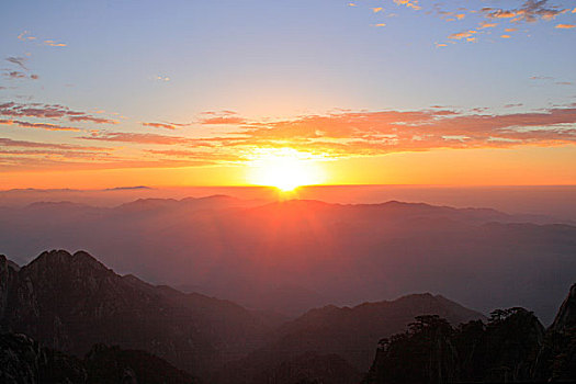 山峦,山顶,远景