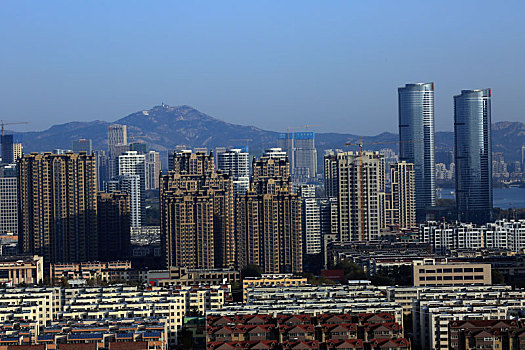 山东省日照市,风雨过后是晴天丽日,实拍晨曦里的海边小城