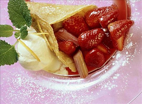 草莓,大黄,绉,香草冰淇淋