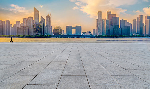 路面天际线和钱江新城全景