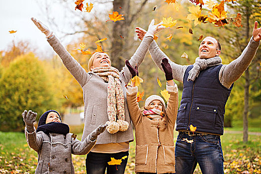家庭,孩子,季节,人,概念,幸福之家,玩,秋叶,公园