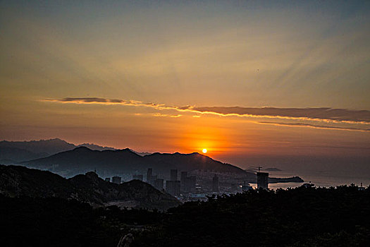 青岛浮山日出