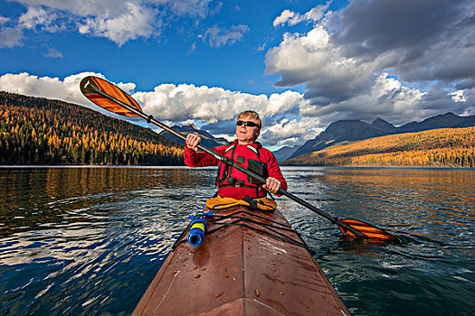 海上皮划艇,晚秋,开灯,湖,冰川国家公园,蒙大拿,美国,大幅,尺寸