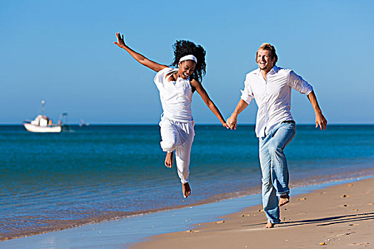 情侣,黑人女性,白人,男人,走,跑,海滩,度假