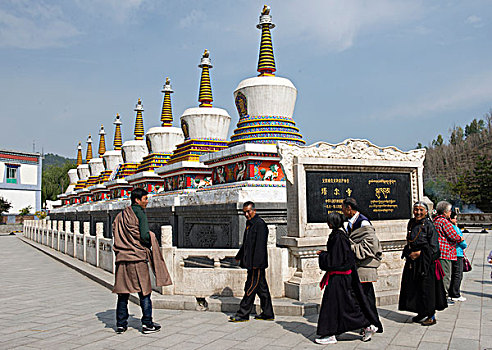 青海省西宁塔尔寺善世八塔