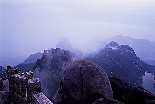 安徽,天柱山,云海,雾,蓝天,湖水,雨