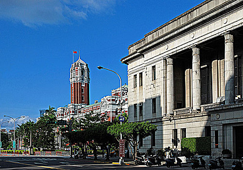 台湾省台北市的老建筑-台湾银行和,总统府