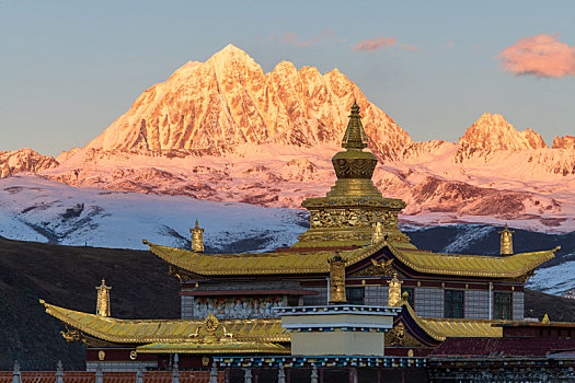 雅拉雪山