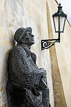 雕塑,一个,男人,倚靠,墙壁,旁侧,灯光,布拉格,捷克共和国