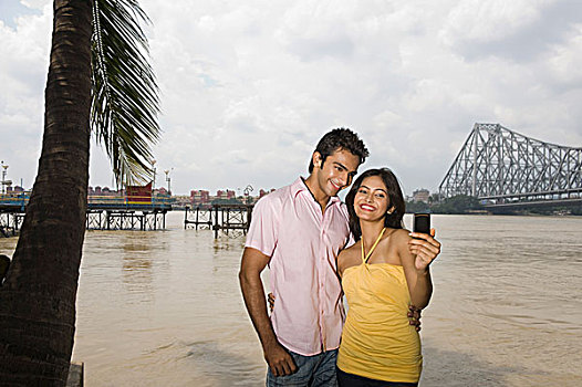 伴侣,拍照,桥,背景,河,加尔各答,西孟加拉,印度