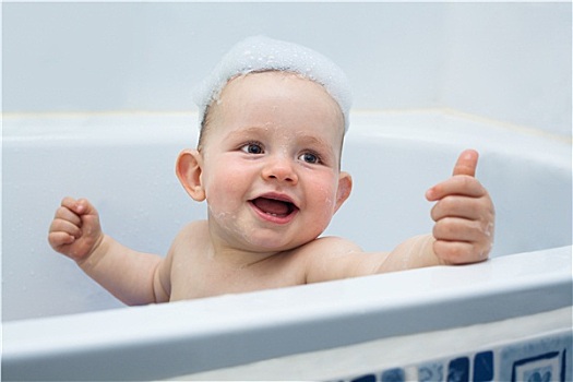 高兴,男婴,沐浴,展示,竖大拇指