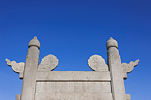 中国传统石刻门楼顶