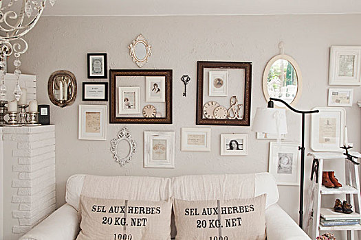 白色,沙发,散落,垫子,仰视,绘画,画框,墙壁