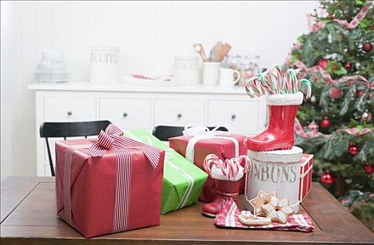 圣诞礼物,拐棍糖,姜饼,厨房用桌