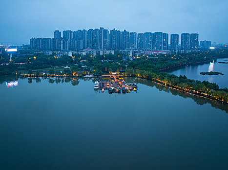 湖南岳阳洞庭湖夜景