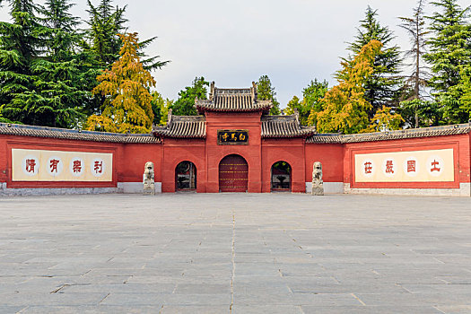 河南省洛阳市洛龙区白马寺,中国第一古刹,世界著名伽蓝