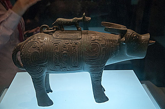 西安博物馆文物藏品盛酒器牛尊