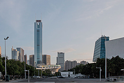 广州天河体育中心一景之中信广场