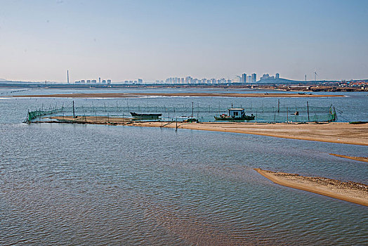 山东威海荣成环海公路海边沙滩