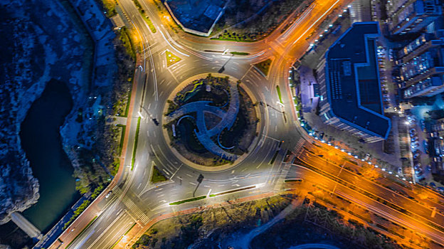 转盘公路夜景