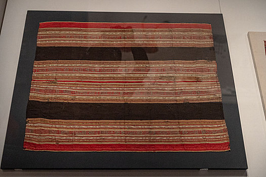 秘鲁兰巴里·奥里维拉博物馆藏殖民时期驼毛金属丝纺织品