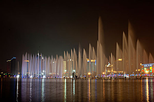 洛阳城市建筑夜景