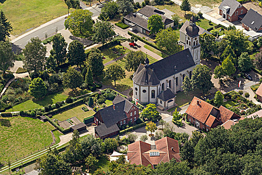 航拍,教区教堂,北莱茵威斯特伐利亚,德国,欧洲