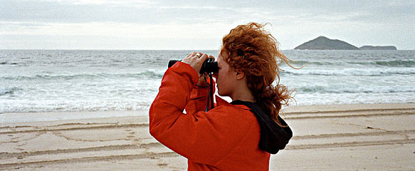 女人,小型望远镜,海滩