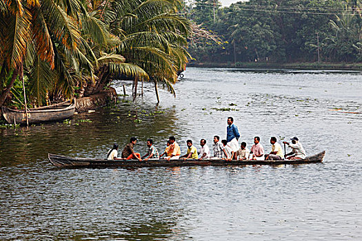 乘客,渡轮,河,死水,靠近,喀拉拉,印度南部,南亚,亚洲