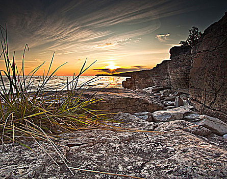 日出,乔治亚湾,原木,布鲁斯半岛国家公园,安大略省,加拿大
