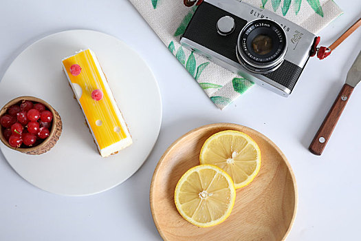 蛋糕甜品柠檬美食摄影ins风相机胶片机小清新甜点下午茶覆盆子