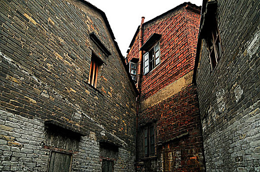老房子,旧建筑,小巷,街道,农村,乡村,中式建筑,窗户,砖墙