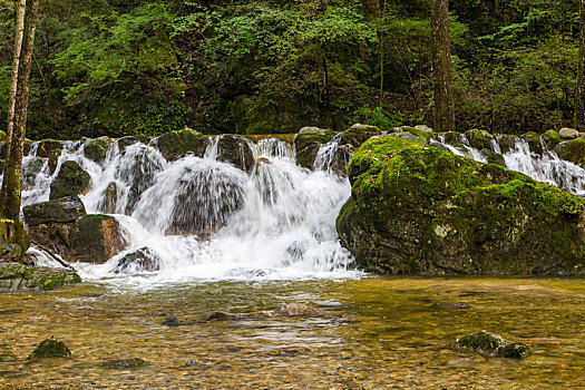 山间小溪