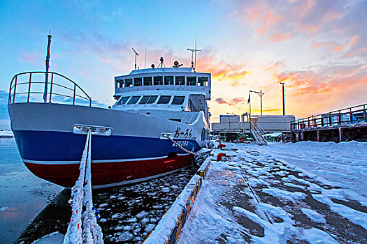 北海道口岸停靠的冰船